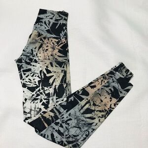 Onzie leggings size XS…..0021